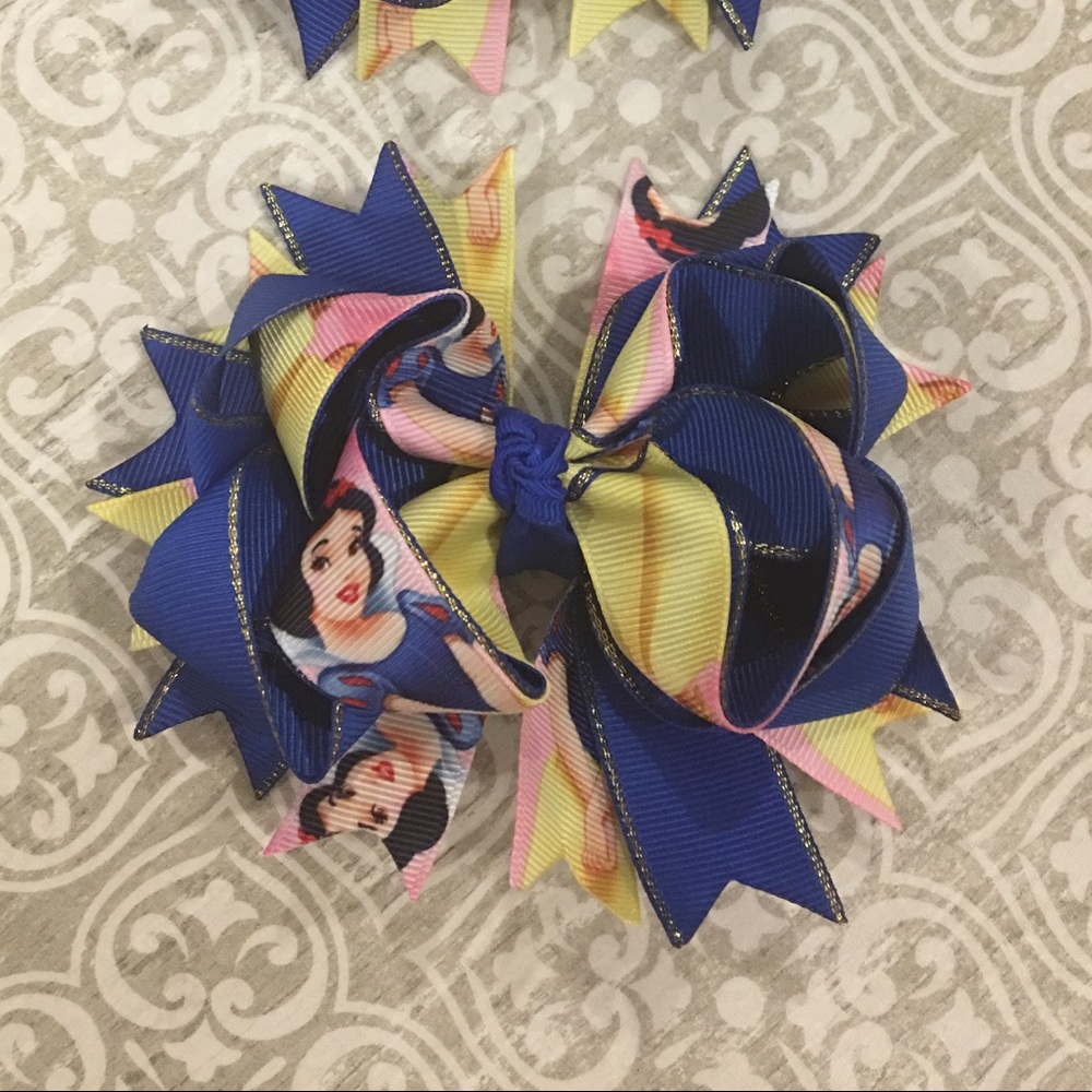 Snow White/Disney Hairbow