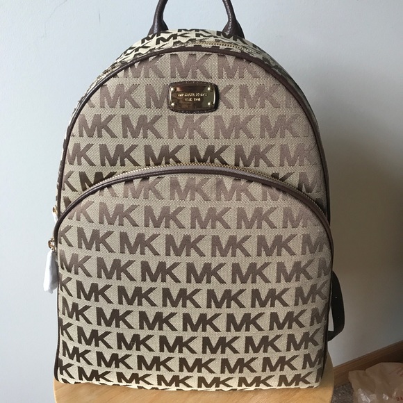 MICHAEL KORS LARGE ABBEY BACKPACK BNWT!! - Picture 3 of 6