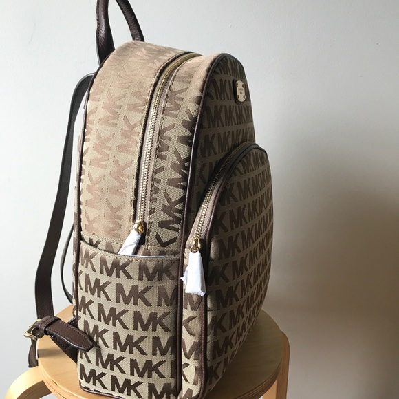 MICHAEL KORS LARGE ABBEY BACKPACK BNWT!! - Picture 5 of 6