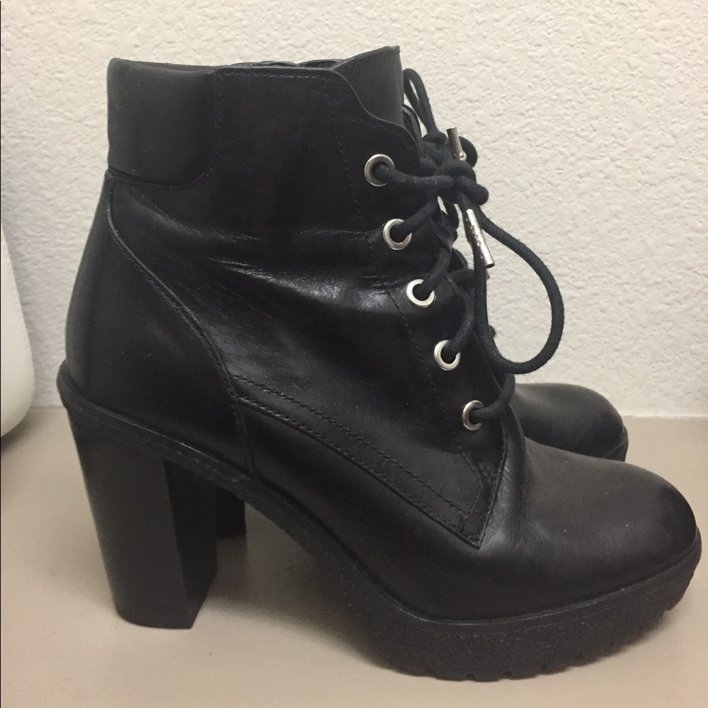 MICHAEL KORS black booties