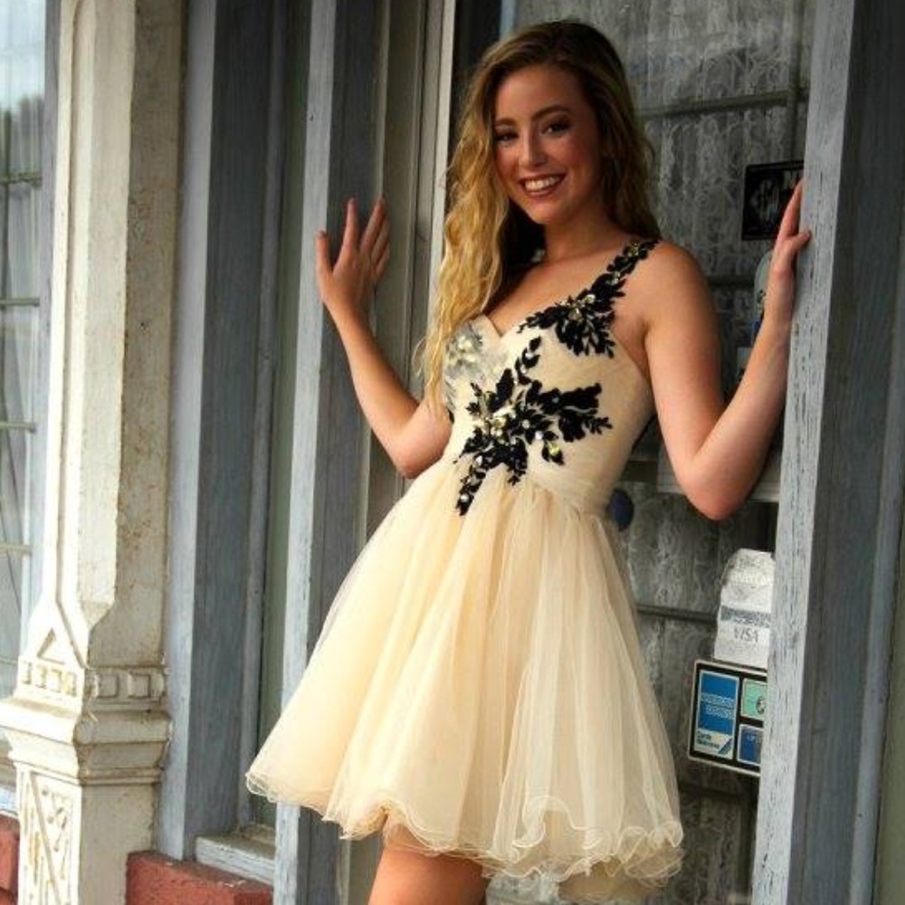 HOMECOMING B.Darlin 1 Strap Embroider Bejewel Sz 4