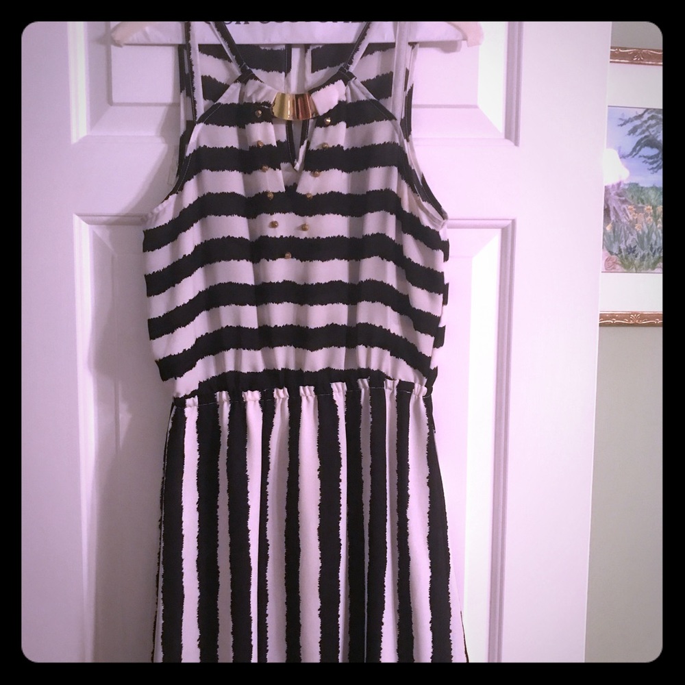 Dress for dinner, cocktail party, BBQ, event, etc