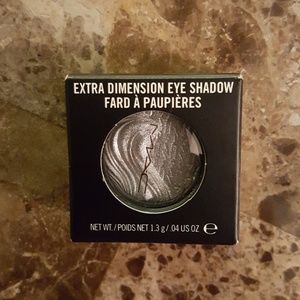 MAC EXTRA DIMENSION EYESHADOW
