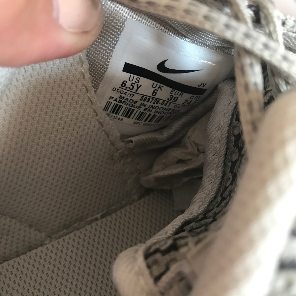 🌟 Nike Roshe One - Picture 7 of 7