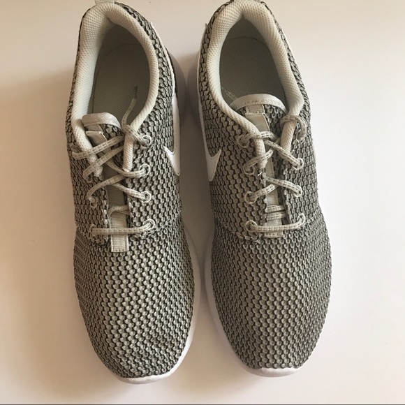 🌟 Nike Roshe One - Picture 3 of 7