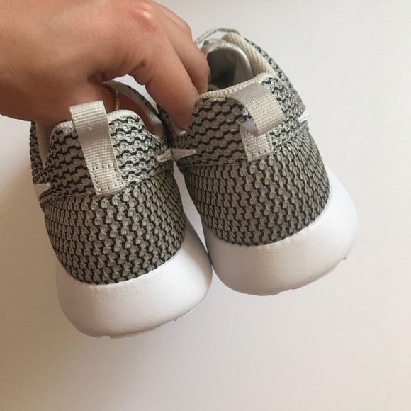 🌟 Nike Roshe One - Picture 5 of 7