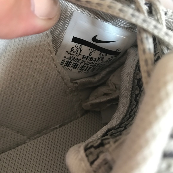 🌟 Nike Roshe One - Picture 7 of 7