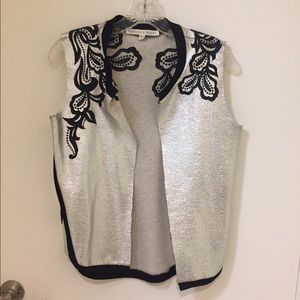 FLASH SALE‼️Embroidered silver vest