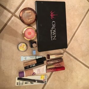 FLASH SALE!! Makeup bundle! Make me an offer!!!!