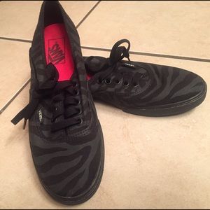 Like New Black Zebra Lo Pro Vans