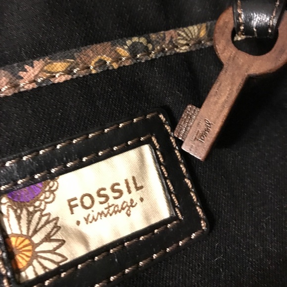 Fossil Canvas Vintage Collection Purse - Picture 2 of 6