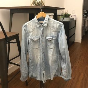 H&M MEN'S DENIM LONG SLEEVE BUTTON-UP