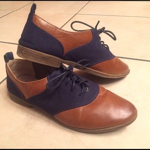 Navy and Brown Oxford Flats
