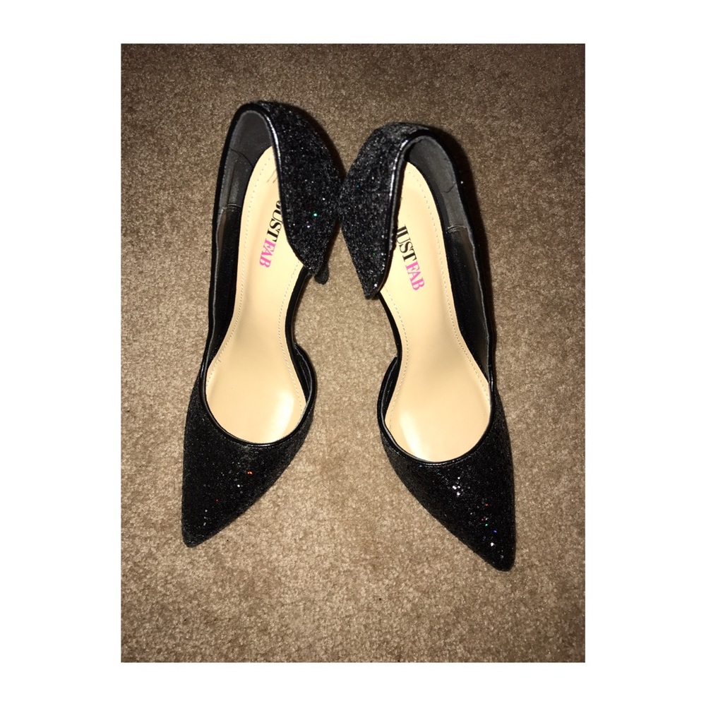 👠 Glittery Black Heels 👠
