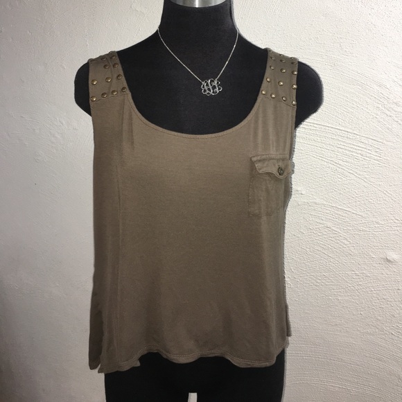 Edge Tops - Cute studded shoulder high low top