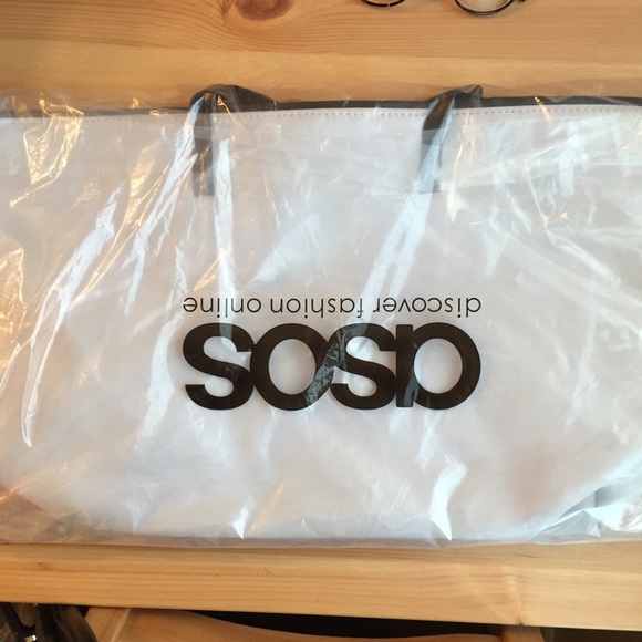New in bag asos eye tote bag! - Picture 3 of 3