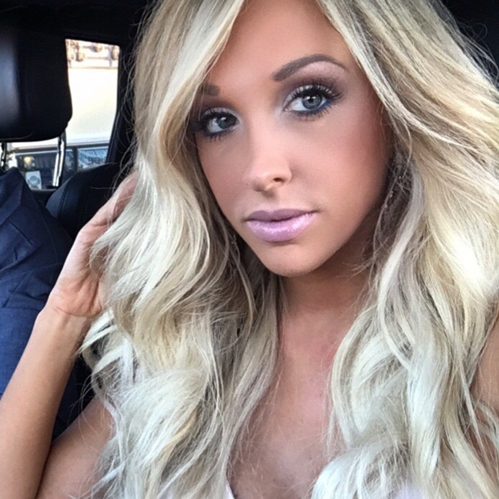 Meet your Posher, Angela