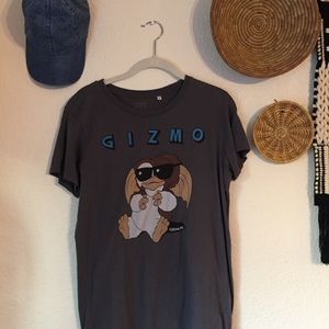 Cute gizmo gremlins graphic tshirt!