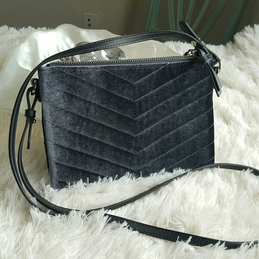 💗 Velevet cross body old navy chevron