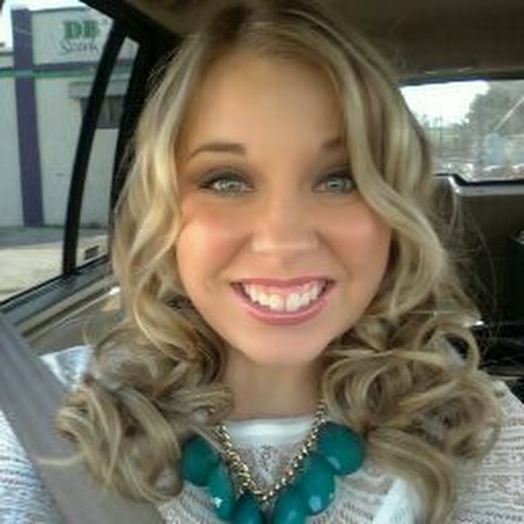 Meet your Posher, Cortney - Picture 1 of 1