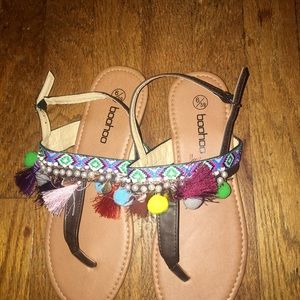 Brand new boohoo pompom thong sandals sz 8 (uk6)
