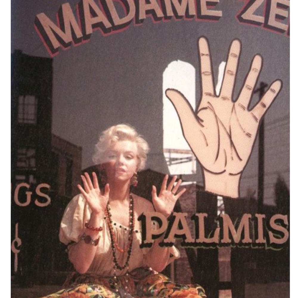 Meet your Posher, Cassandra