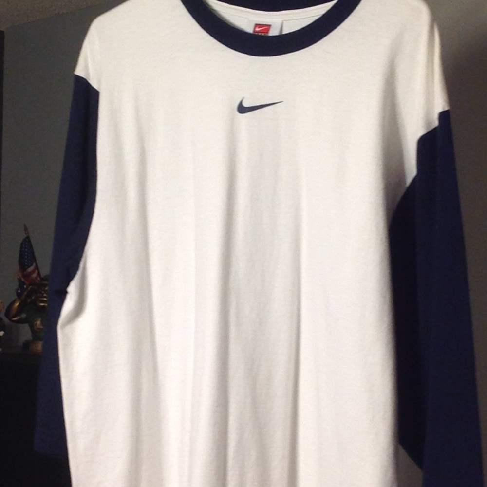 Baseball tee