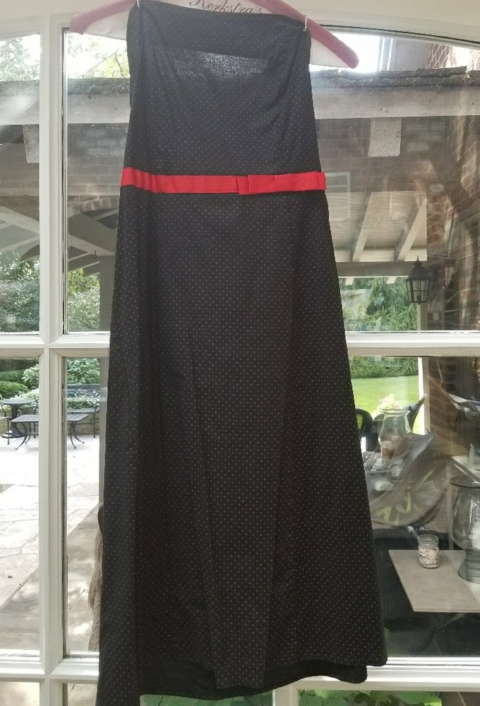 Strapless Black and red polka dot retro dress 7