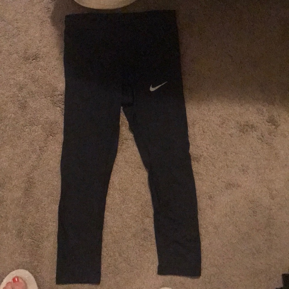 Nike XS dri-fit black crop leggings
