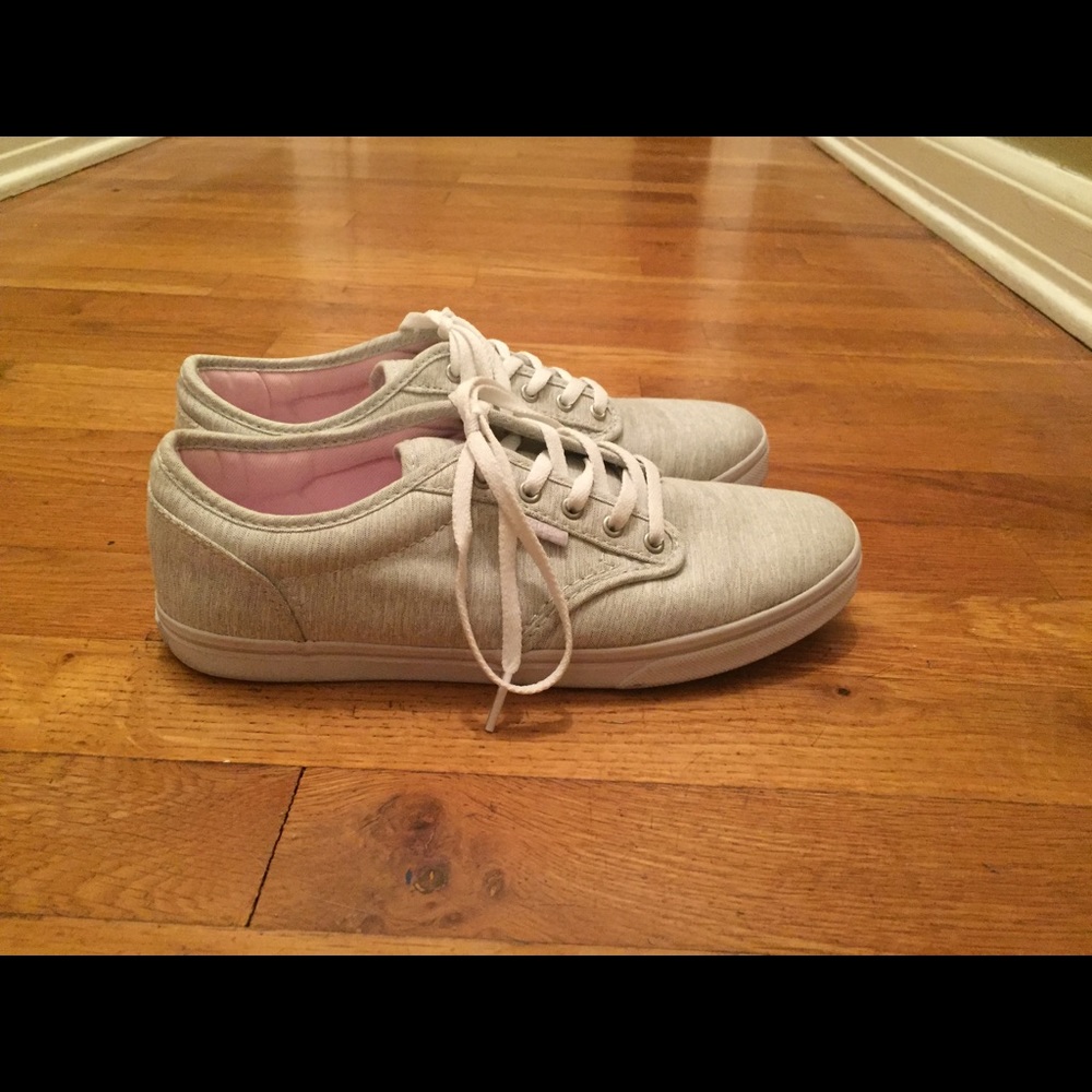 🔴 EUC Vans Atwood Shoes