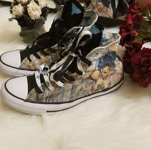 superwoman converse