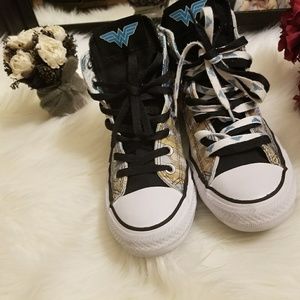 superwoman converse