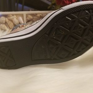 superwoman converse shoes