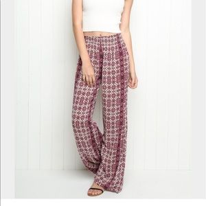 patterned flowy pants💕
