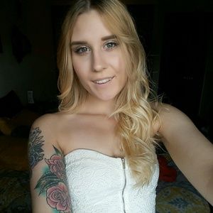 Meet your Posher, Dakota