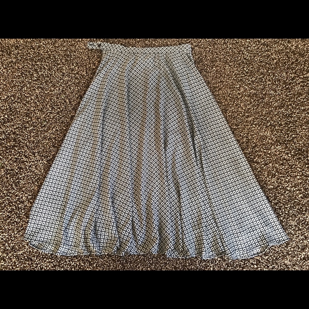 First skirt