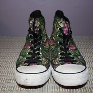 LIMITED EDITION Zombie Converse