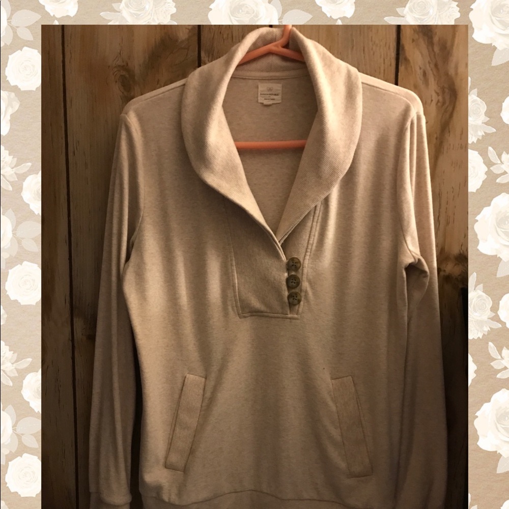 Banana Republic Cream Pullover Top  Sz M