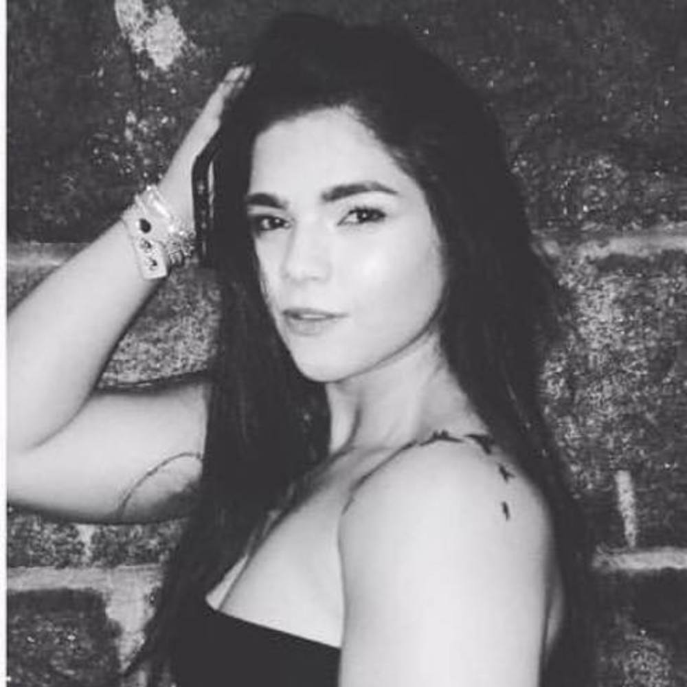 Meet your Posher, Ayandra