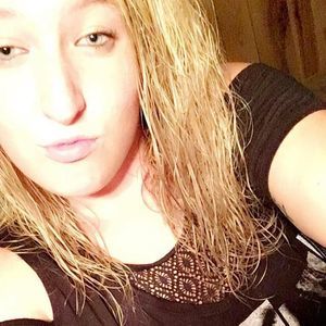 Meet your Posher, Caitlin