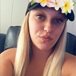 Meet your Posher, Kayla