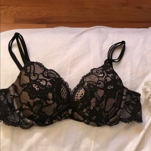 BARELY WORN VICTORIA's SECRET 34B Demi Bra