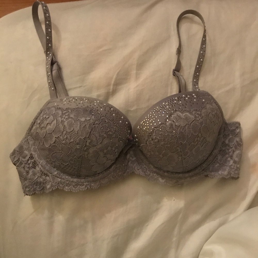 BARELY WORN VICTORIAS SECRET DREAM ANGELS 34B