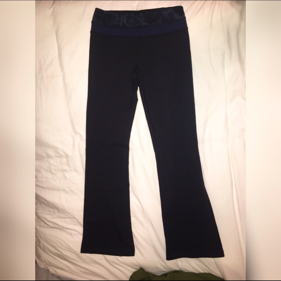 LuluLemon Yoga Pants - Picture 4 of 4