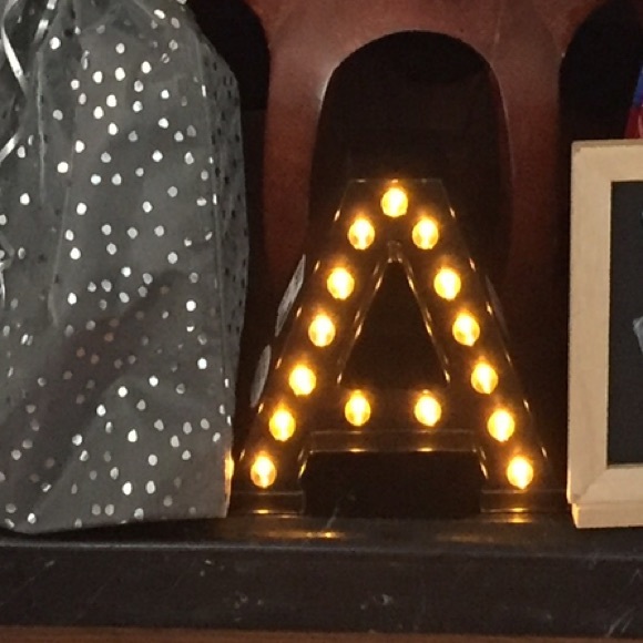 Meet your Posher, Cynthia - Picture 1 of 1