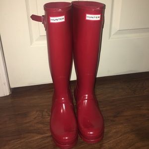 Red Gloss Hunter Rain Boots!!