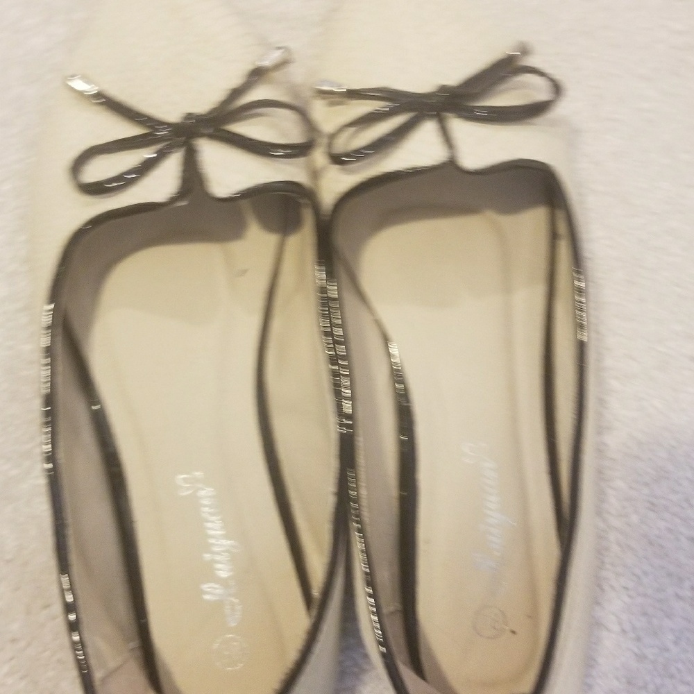 Pointed toe flatd - Picture 2 of 3