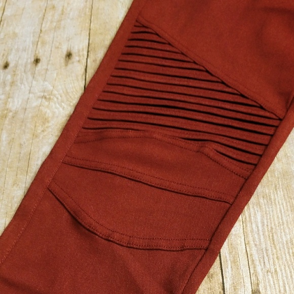 ❇RESTOCKED- SEE NEW LISTING❇Burgundy Moto Jeggings - Picture 3 of 4