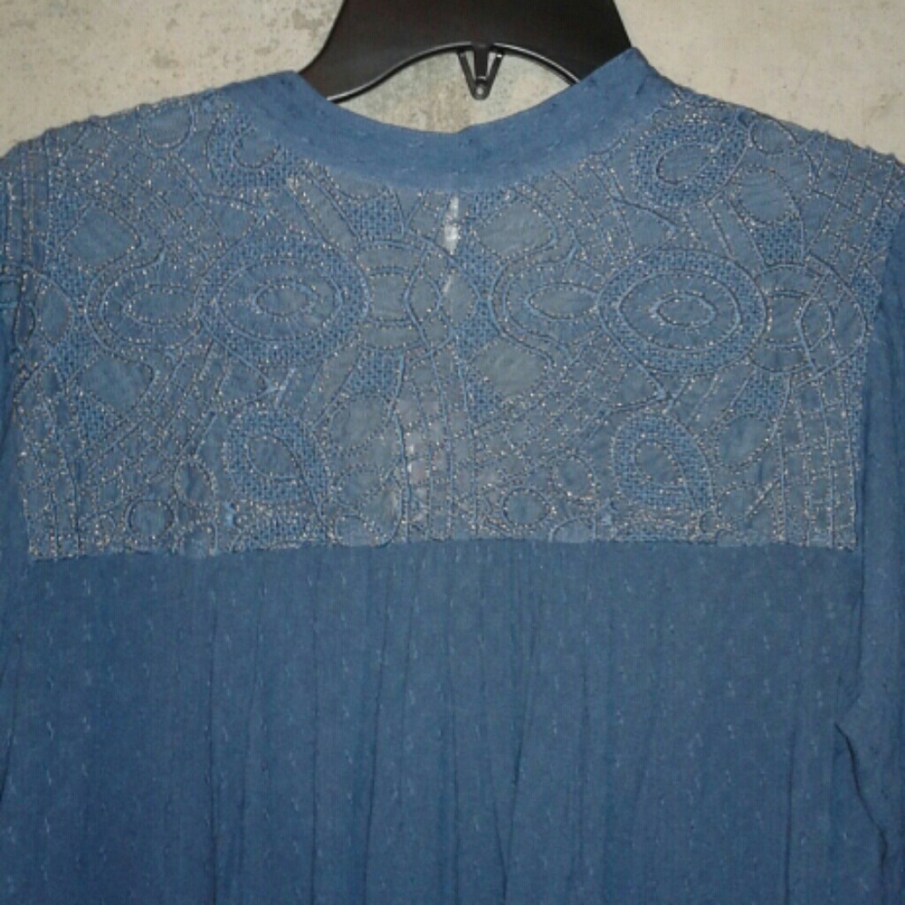 FINAL!! Free People Lace back Blouse - Picture 6 of 7