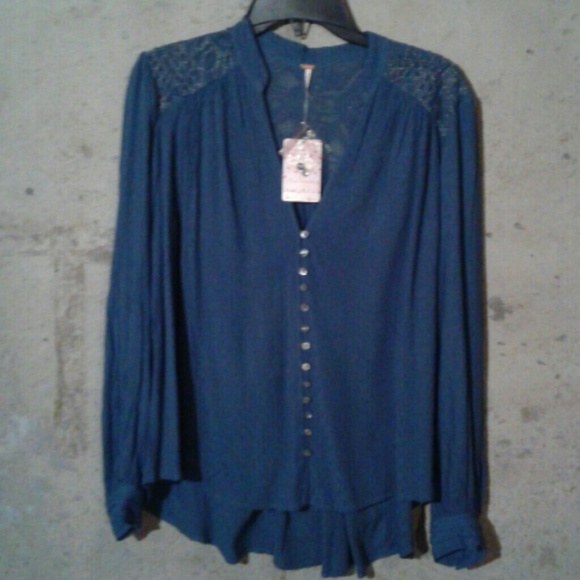 FINAL!! Free People Lace back Blouse - Picture 3 of 7